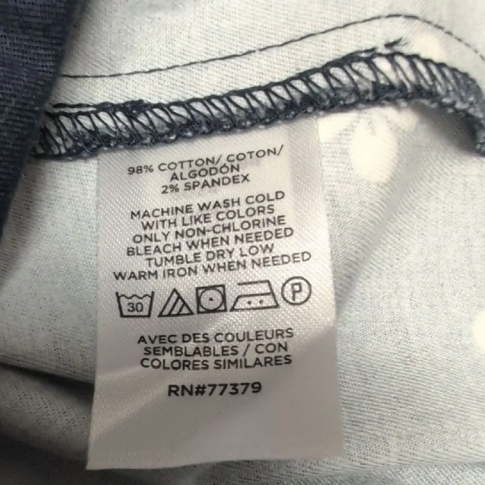 Ann Taylor Factory Blue and White Patterned Skirt Size 2